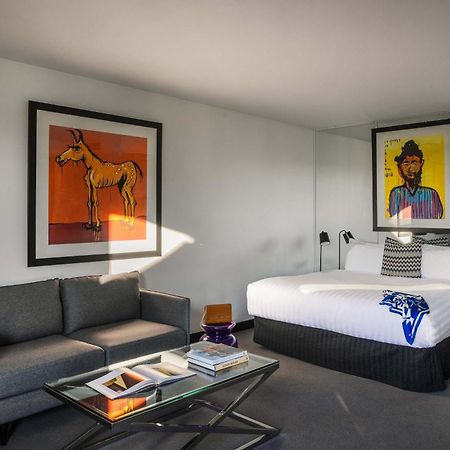 The Cullen Melbourne - Art Series Ngoại thất bức ảnh A suite at the hotel